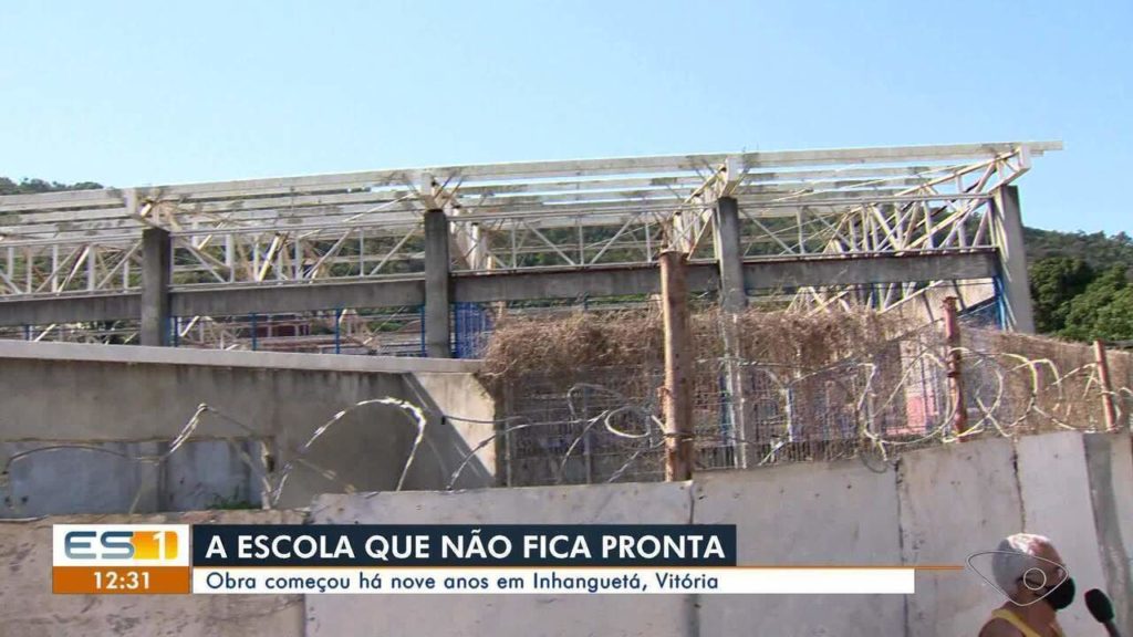 Minha solidariedade aos empreiteiros trabalhando em futuras escolas.